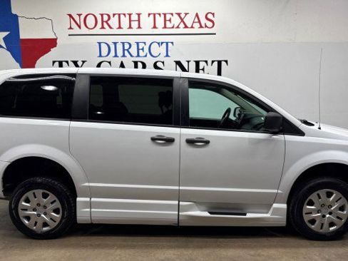 Used 2019 Dodge Grand Caravan SE FWD image 5