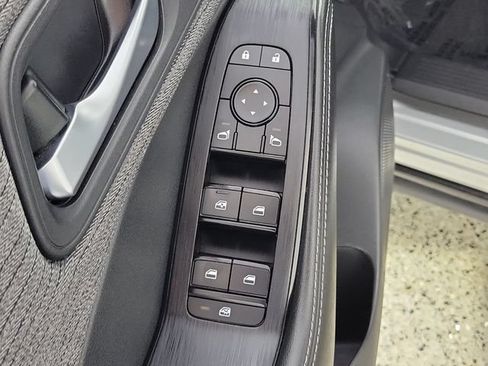 Used 2021 Nissan Rogue SV AWD/4WD image 22