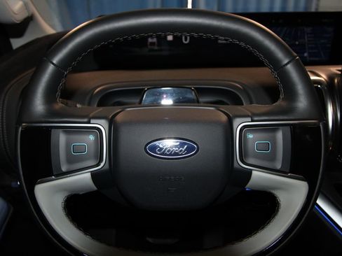 Used 2025 Ford Expedition Platinum w/ Platinum Ultimate Package image 12