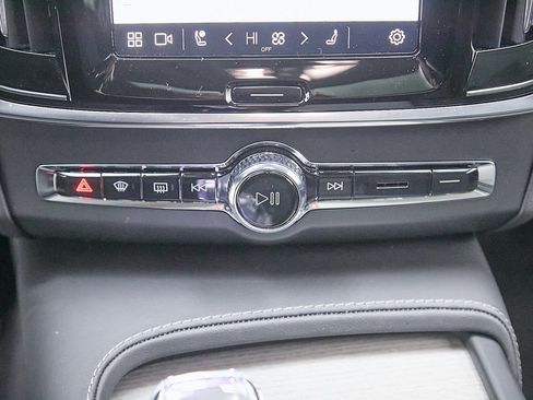 Certified 2024 Volvo V90 B6 Cross Country Ultimate image 19