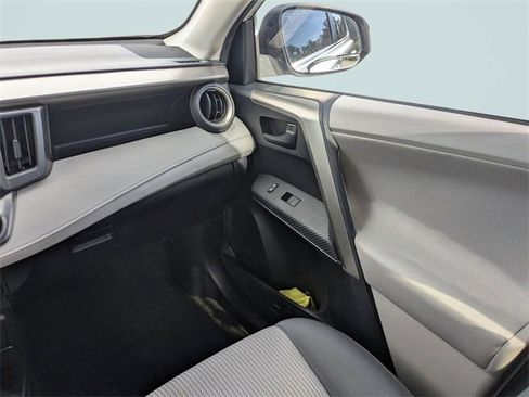 Used 2013 Toyota RAV4 LE image 17