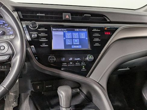 Used 2019 Toyota Camry SE FWD image 25