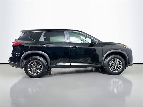 Used 2024 Nissan Rogue S image 8