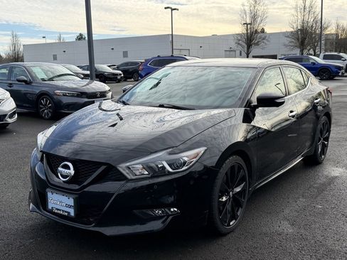Used 2018 Nissan Maxima SR w/ Midnight Edition image 5