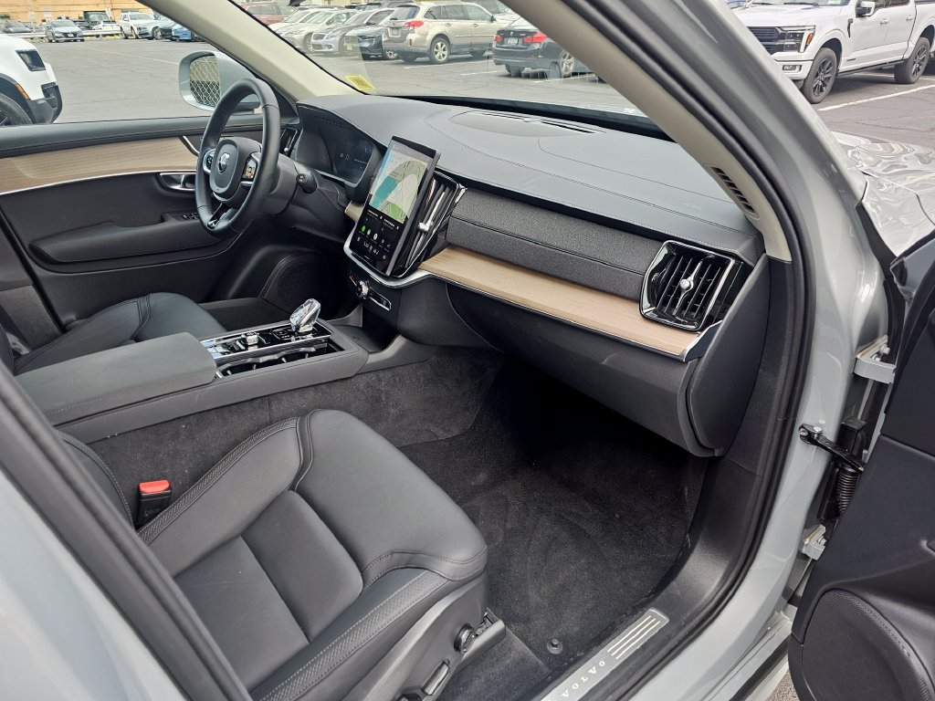 Certified 2025 Volvo XC90 B5 Core AWD/4WD image 33