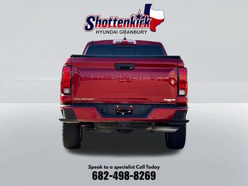 Used 2025 Chevrolet Colorado LT RWD image 7