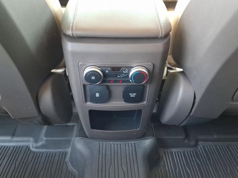 Used 2020 Ford Explorer Platinum w/ Premium Technology Package AWD/4WD image 15