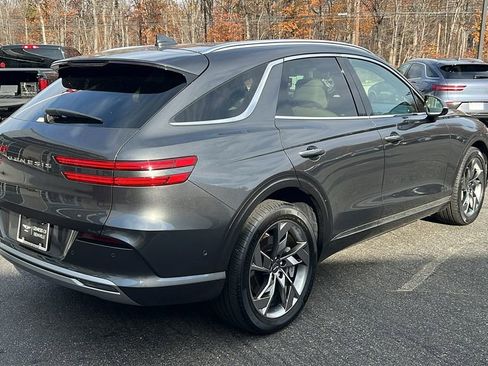 Used 2025 Genesis Electrified GV70 Advanced image 5