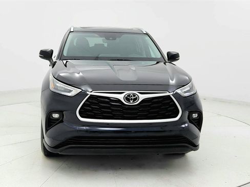 Used 2020 Toyota Highlander XLE AWD/4WD image 8