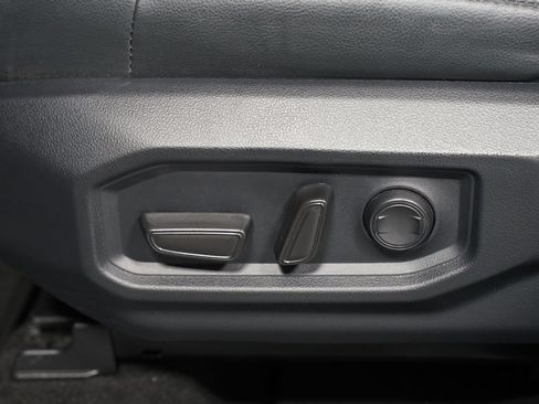 Used 2023 Toyota Tundra SR5 w/ SR5 Premium Package AWD/4WD image 34