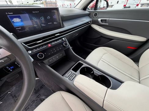 Used 2025 Hyundai Sonata SEL FWD image 21