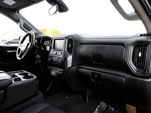 Used 2022 Chevrolet Silverado 1500 Custom w/ Safety Confidence Package image 9