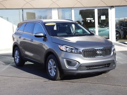 Used 2016 Kia Sorento LX w/ LX Convenience Package