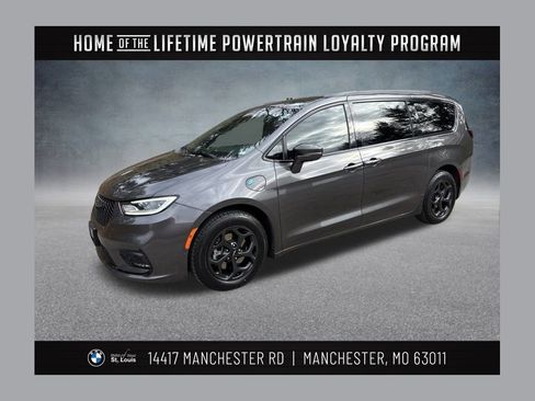 Used 2021 Chrysler Pacifica Limited w/ Uconnect Theater Family Group image 1