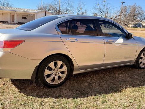 Used 2011 Honda Accord EX image 10