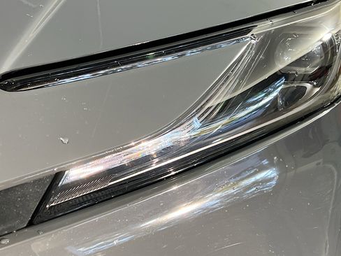 Used 2025 Toyota Camry SE image 12