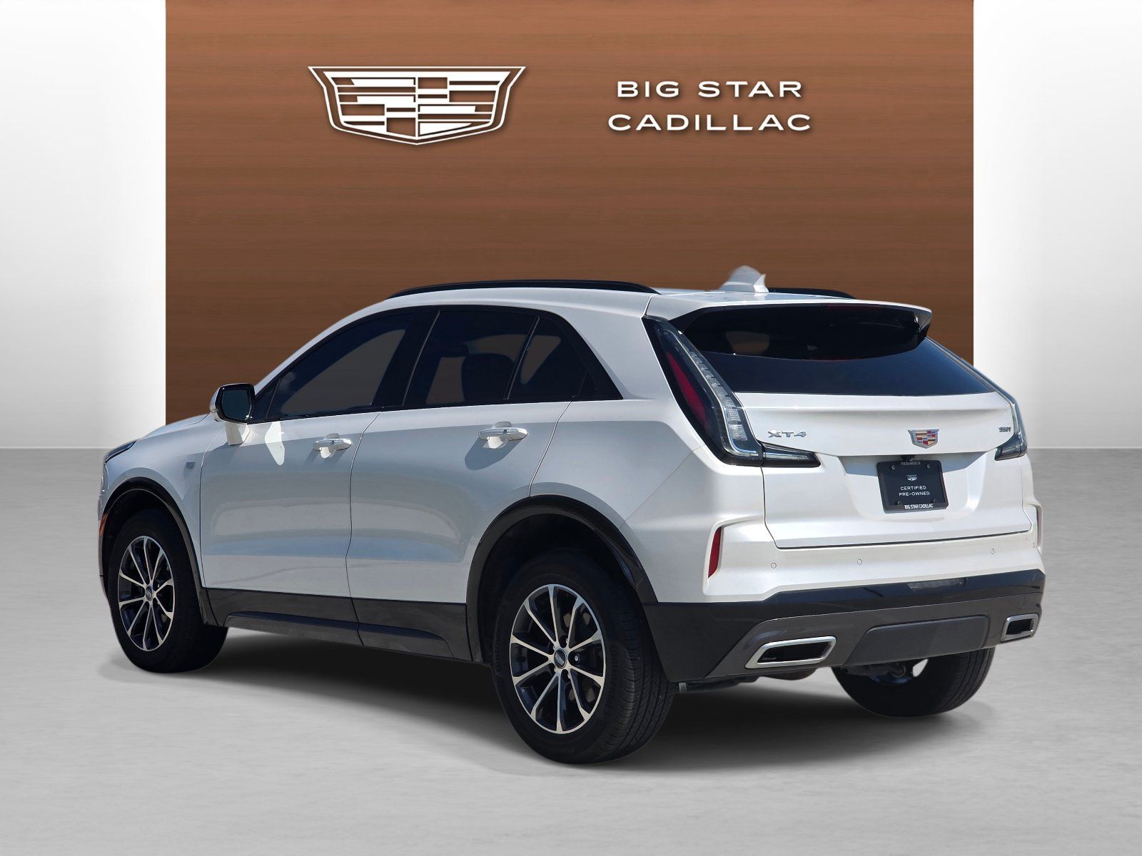 Used 2024 Cadillac XT4 Sport FWD image 3