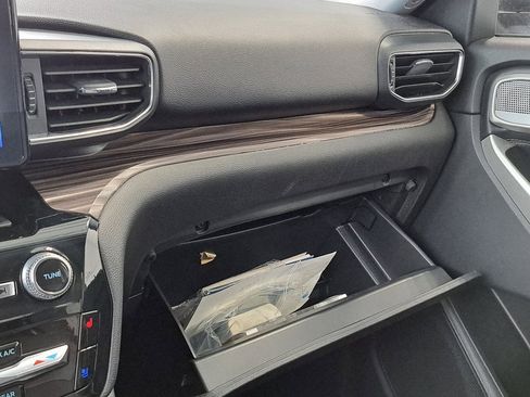 Used 2022 Ford Explorer Limited image 19