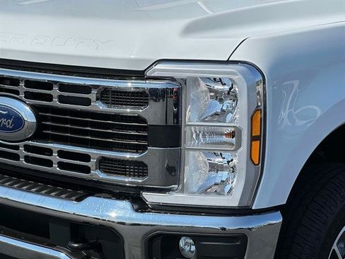 Used 2025 Ford F250 XLT AWD/4WD image 7