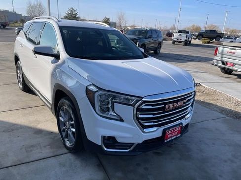 Used 2024 GMC Terrain SLT image 7