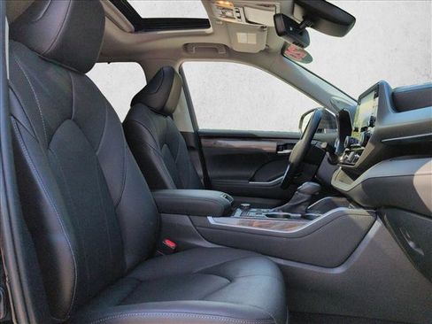 Used 2020 Toyota Highlander Limited AWD/4WD image 27