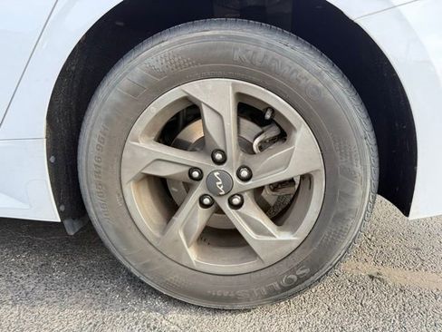 Used 2022 Kia K5 LXS image 17