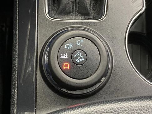 Used 2018 Ford Explorer XLT w/ Equipment Group 202A image 22