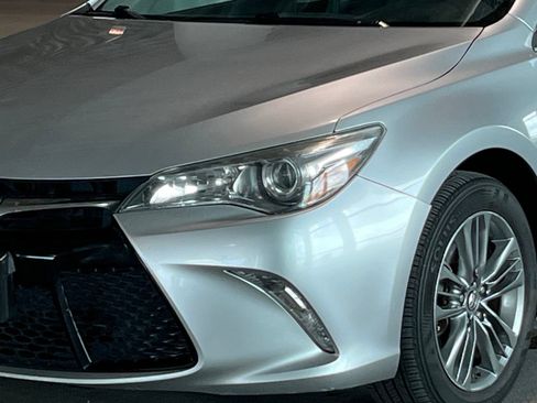 Used 2016 Toyota Camry SE FWD image 5