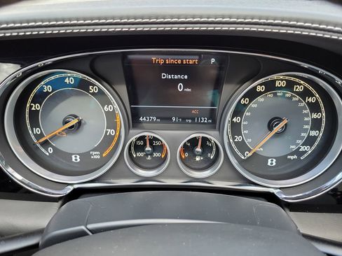 Used 2014 Bentley Continental GT image 21