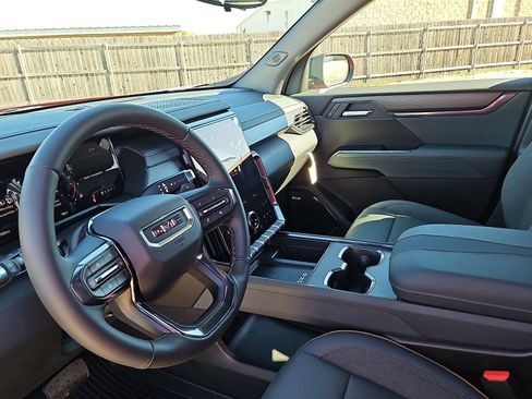 New 2026 GMC Acadia AT4 w/ LPO, Floor Liner Package AWD/4WD image 12