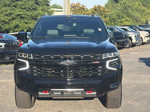 Used 2023 Chevrolet Tahoe Z71 w/ Luxury Package AWD/4WD image 2
