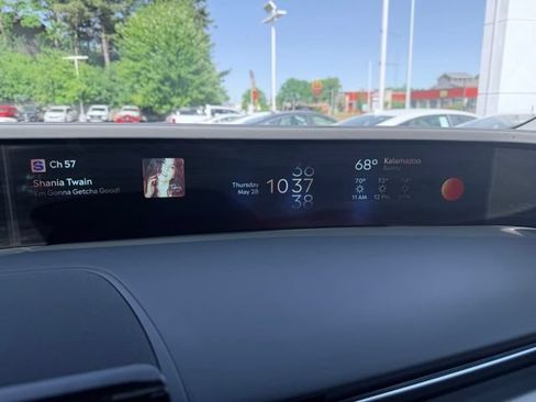 Certified 2025 Lincoln Nautilus Premier AWD/4WD image 37