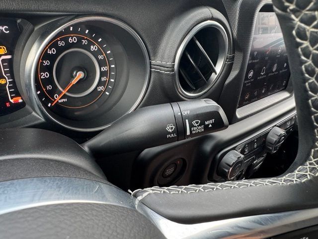 Used 2020 Jeep Gladiator Overland AWD/4WD image 31