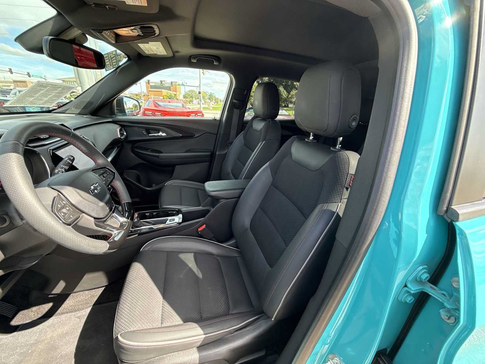Used 2021 Chevrolet TrailBlazer RS w/ Sun and Liftgate Package AWD/4WD image 19