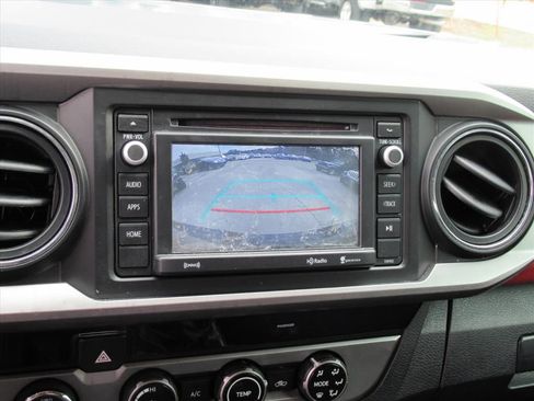 Used 2016 Toyota Tacoma SR5 image 23