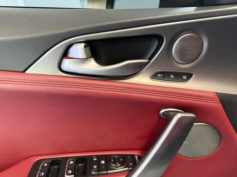 Used 2021 Kia Stinger GT2 AWD/4WD image 12