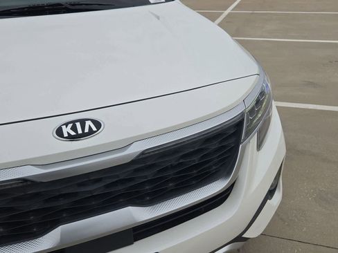 Used 2021 Kia Seltos SX w/ SX Sunroof Package image 11