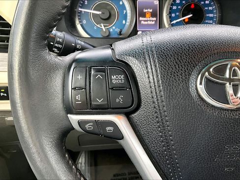 Certified 2017 Toyota Sienna XLE w/ XLE Navigation Package image 23