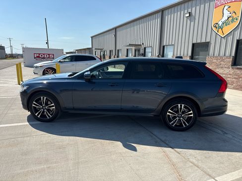Used 2018 Volvo V90 T5 Cross Country w/ Convenience Package image 15