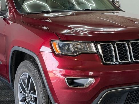 Used 2019 Jeep Grand Cherokee Limited image 2