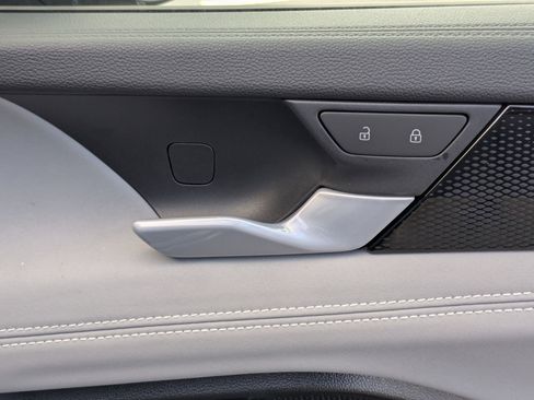 New 2026 Volkswagen Tiguan SE R-Line image 33