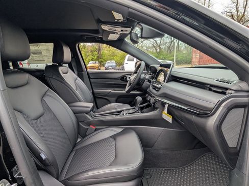 New 2025 Jeep Compass Latitude w/ Sun & Sound Group image 7