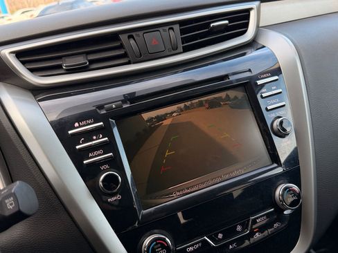 Used 2019 Nissan Murano S AWD/4WD image 23
