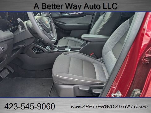 Used 2025 Chevrolet TrailBlazer LT AWD/4WD image 10