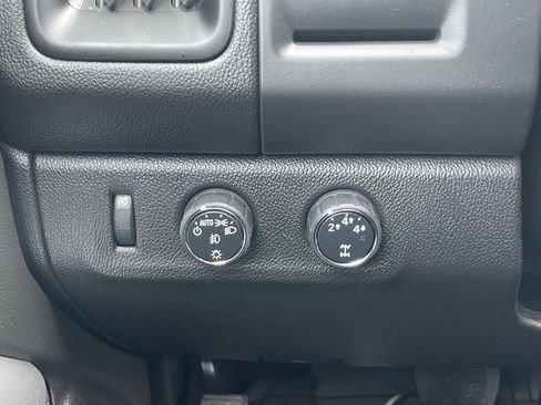 Used 2015 Chevrolet Colorado LT w/ LT Convenience Package image 15