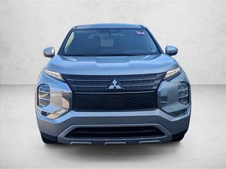Used 2024 Mitsubishi Outlander SE video 2