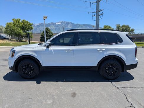 Certified 2025 Kia Telluride AWD image 2