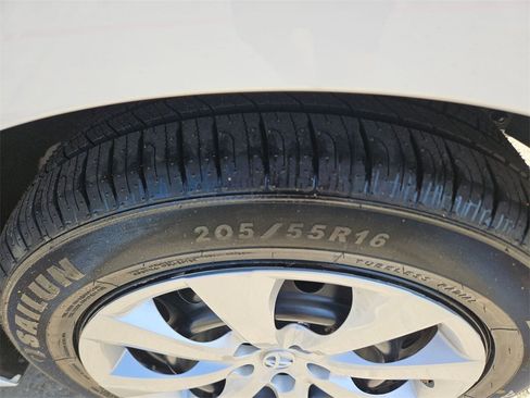 Used 2025 Toyota Corolla LE image 26