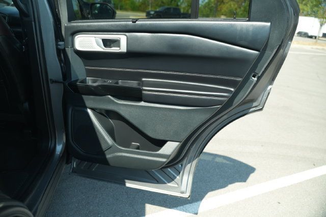 Used 2023 Ford Explorer Platinum w/ Technology Package AWD/4WD image 23