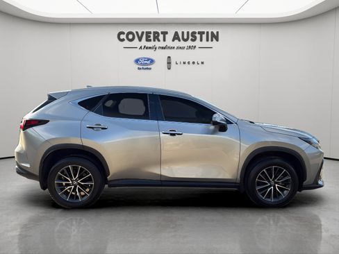 Used 2022 Lexus NX 250 FWD w/ Towing Package (2000 Lbs) image 7